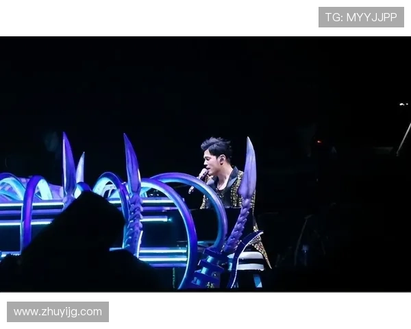 内娱明星因足球明星感人故事泪洒现场引发网友热议与共鸣 内娱明星因足球明星感人故事泪洒现场引发网友热议与共鸣