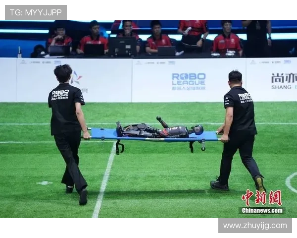 足球明星与足球机器人共舞绿茵场探讨未来足球的无限可能性 足球明星与足球机器人共舞绿茵场探讨未来足球的无限可能性